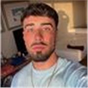 Profesor de economia útil para todo tipo de perfil y niveles.