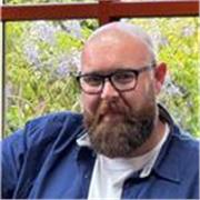 Friendly, patient CELTA-qualified native English teacher helping adults and teenagers build confidence in speaking English.