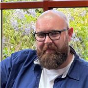 Friendly, patient CELTA-qualified native English teacher helping adults and teenagers build confidence in speaking English.
