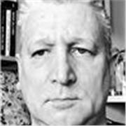 Jestem doktorem fizyki z dyplomem pedagoga. Uczę i przygotowuję do matury i konkursów fizycznych.