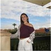 Profesora cursando último año de carrera de Derecho que ofrece apoyo y repaso tanto general como en asignaturas concretas