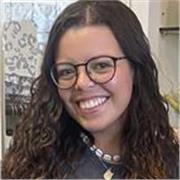 Joven imparte clases de español para extranjeros