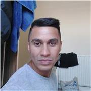 English tutor able to provide lessons to people of all ages