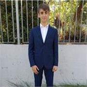 Profesor particulae de inglés joven con una gran pasión por la enseñanza en niños