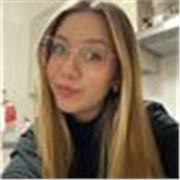 Studentessa di odontoiatria, ferrata in materie scientifiche