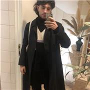 Licenciado en filología clásica. Profesor de latín y griego en la universidad durante el máster y profesor particular durante al menos 3 años. Doy clases online o a domicilio en Santiago para todos los niveles. También abierto a dar filosofía, lengua y li