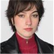 Profesora de español para extranjeros con experiencia en contextos internacionales, método comunicativo y preparación DELE/CCSE.