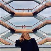 Profesora de apoyo para estudiantes de ingenieria