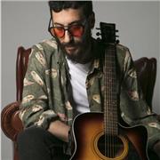 Profesor de música, piano, guitarra, canto, ukelele, producción musical, composición musical