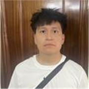 Joven estudiante preparado y dispuesto para cualquier alumno en cualquier ambito