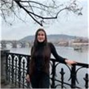 Profesora de inglés, con nivel C1. He vivido en el extranjero durante 3 años. Tengo 5 años de experiencia. Primaria, ESO y bach.
