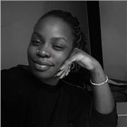 Profesora con doble nacionalidad imparte clases de español y portugués