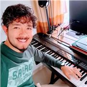 Maestro de piano. Inicia tu proceso de aprendizaje con clases presenciales y virtuales