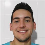 Profesor de inglés imparte clases a niños de hasta la ESO