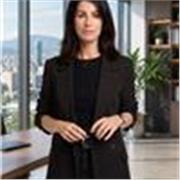 Profesional senior especializada en estrategia, liderazgo y gestión, orientada a formar profesionales y perfiles directivos