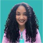 Olá, eu sou a Maria Clara e vou te ajudar a aprender português de forma simples, dinâmica e prática!