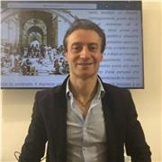 Docente di ruolo di Storia e Filosofia, aggiornato sull’uso di tutti i principali metodi e strumenti, IA compresa