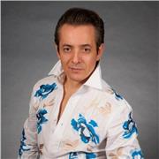 Cantante lirico concertista professionista. 25 anni di carriera internazionale propone lezioni di canto presso la sua accademia