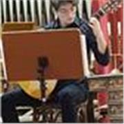 Laureato in Chitarra Classica impartisce lezioni di chitarra classica, solfeggio e teoria musicale