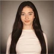 Hola! Mi nombre es Paula y tengo 22 años. Siempre he sido la alumna que explicaba el temario antes del examen a mis compañeros! 