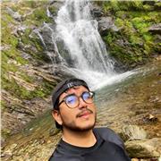 Apasionado por la ciencia y la naturaleza, enseño biología con claridad y entusiasmo