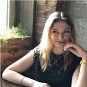 Tengo grado de profesora de español. Tengo experiencia de dar clases de remoto más de 5 años. Doy clases adultos y a niños