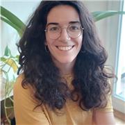 Soy investigadora en Física de particular y tengo 5 años de experiencia enseñando Física y Matemáticas estudiantes de universidad.