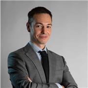 Insegnante di Pianoforte impartisce lezioni di musica