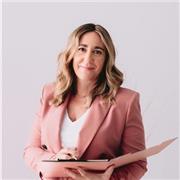 Formadora y coach profesional en inteligencia emocional, con amplia experiencia en el desarrollo personal.