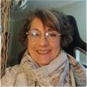 Profesora titulada en Inglés con más de 20 años de experiencia, imparte clases de forma online en Business English.