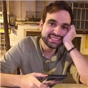 Chico recien graduado de Ciencias Ambientales imparte clases de química, biología, geología, matemáticas y ciencias de la tierra