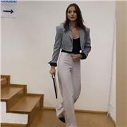 Laureata in Sociologia e Scienze Politiche (Ricerca Sociale) impartisce lezioni private in materie umanistiche