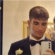 Docente di inglese impartisce lezioni per persone di tutte le età