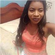 Mujer con experiencia dando clases y refuerzos en el área de matemáticas de forma independiente