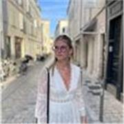 Donne cours particuliers en anglais jusqu’au niveau lycée. Grammaire, traduction, conjugaison, expression écrite et orale ou tout autre demande
