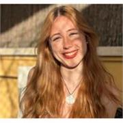Chica joven con capacidad de sobra para dar clases particulares de inglés desde el nivel más básico hasta B2.