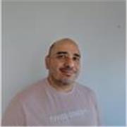 buena base en matemáticas, paciencia y métodos de enseñanza claros y estructurados adaptados al ritmo de aprendizaje de cada niño.