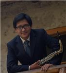 Profesor de música, especialista en saxofón y lectura musical egresado de la unsa (escuela profesional de artes)