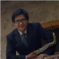 Profesor de música, especialista en saxofón y lectura musical egresado de la unsa (escuela profesional de artes)