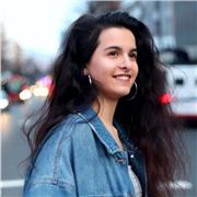 Profesora para niños-adolescentes hasta bachiller (preferentemente biosanitario) e idiomas. Experiencia como profesora en academia