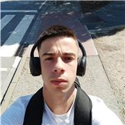 Profesor con muchas ganas de enseñar y motivado a ayudar a cualquier persona con la economía