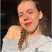 Alumna de cuarto año de carrera de química en la Complutense de Madrid imparte clases tanto para primaria como la ESO
