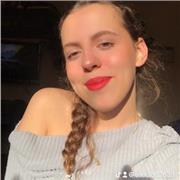 Alumna de cuarto año de carrera de química en la Complutense de Madrid imparte clases tanto para primaria como la ESO