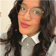 Maestra de modalidad online enfoque en andragogía, dudas sobre uso de plataformas digitales educativas Moodle, Classroom o apps