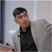 Profesor con énfasis en el apoyo al aprendizaje, flexible y cercano