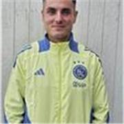 Entrenador de futbol con mas de 10 años de experiencia
Tengo experiencia en clubes como FC Barcelona y Ajax Amsterdam