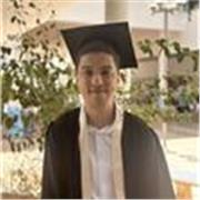 Professeur à domicile proposant des cours de soutien en anglais pour les élèves du niveau primaire.