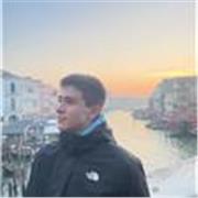 Sono uno studente universitario di Scienze e Tecnologie Biologiche presso l’università degli Studi di Trieste. Mi sono diplomato a