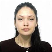 Profesora de apoyo joven apta para todos los niveles 