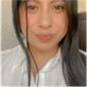 Profesora que imparte clases de matemáticas a niños y adolescentes, preparación académica en análisis lógico matemático